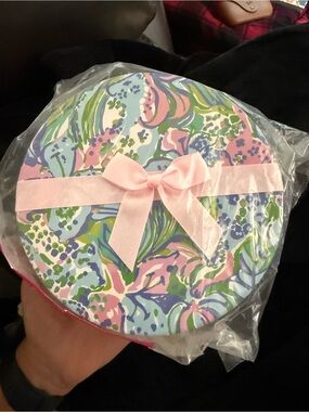 Lilly Pulitzer Round Box with Pink Bow